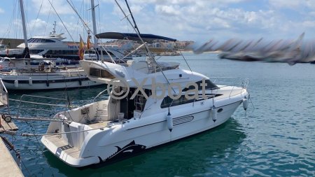 Barco a motor usado ASTONDOA 39 FLY