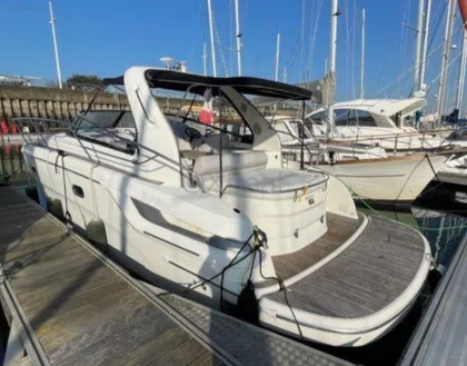 Barco a motor usado BAVARIA 31 SPORT