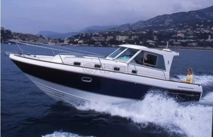 Barco a motor usado OMBRINE 960 TIMONIER
