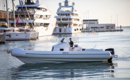 Barco a motor usado SUNRISE 8.8