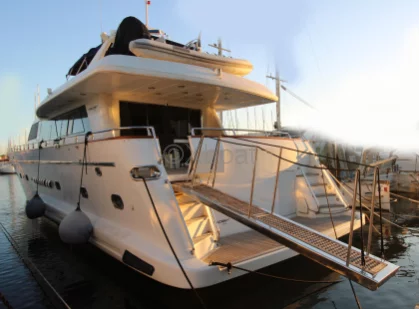 Barco a motor usado FALCON 82 S