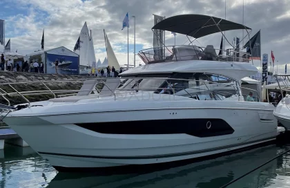 Barco a motor usado PRESTIGE 420 FLY