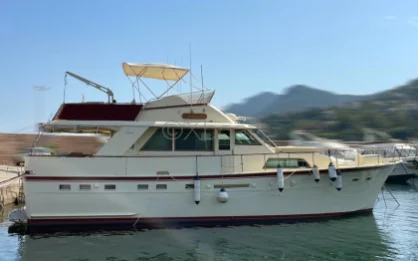 Barco a motor usado HATTERAS 53 CLASSIC