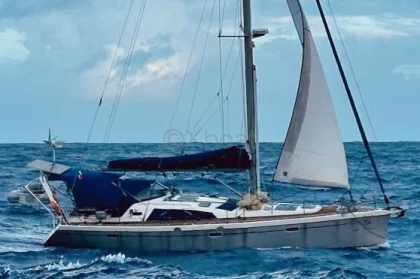 Velero Allures 44