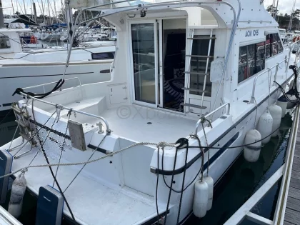 Barco a motor usado ACM 1055 FLY