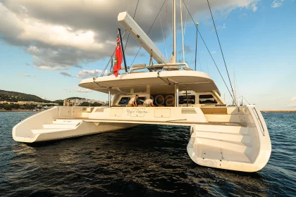 Velero Silhouette 760