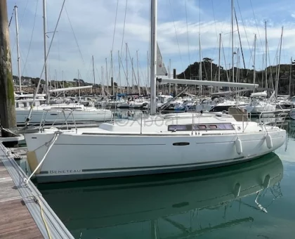 Velero OCEANIS 31