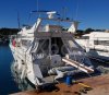 Barco a motor usado GUY COUACH 1701
