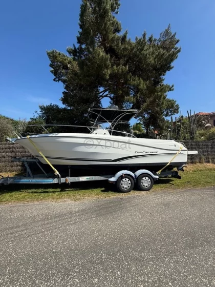 Barco a motor usado CAP CAMARAT 7.5 CC