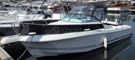 Barco a motor usado WHITE SHARK 236 
