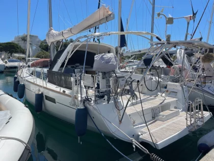 Velero OCEANIS 45