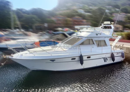 Barco a motor usado ARCOA 1075 FLY
