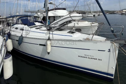 Velero OCEANIS 393 CLIPPER