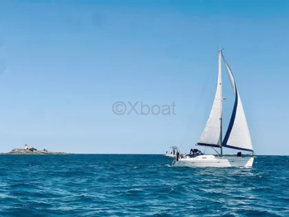 Velero OCEANIS 393 CLIPPER