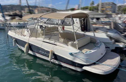 Barco a motor usado Bayliner Avanti 8