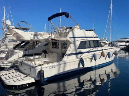 Barco a motor usado RIVIERA 48